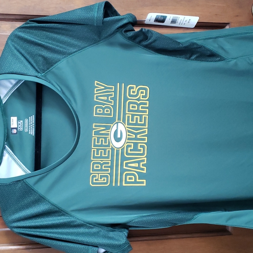 Green Bay Packers Women's 2XL short sleeve shirt
